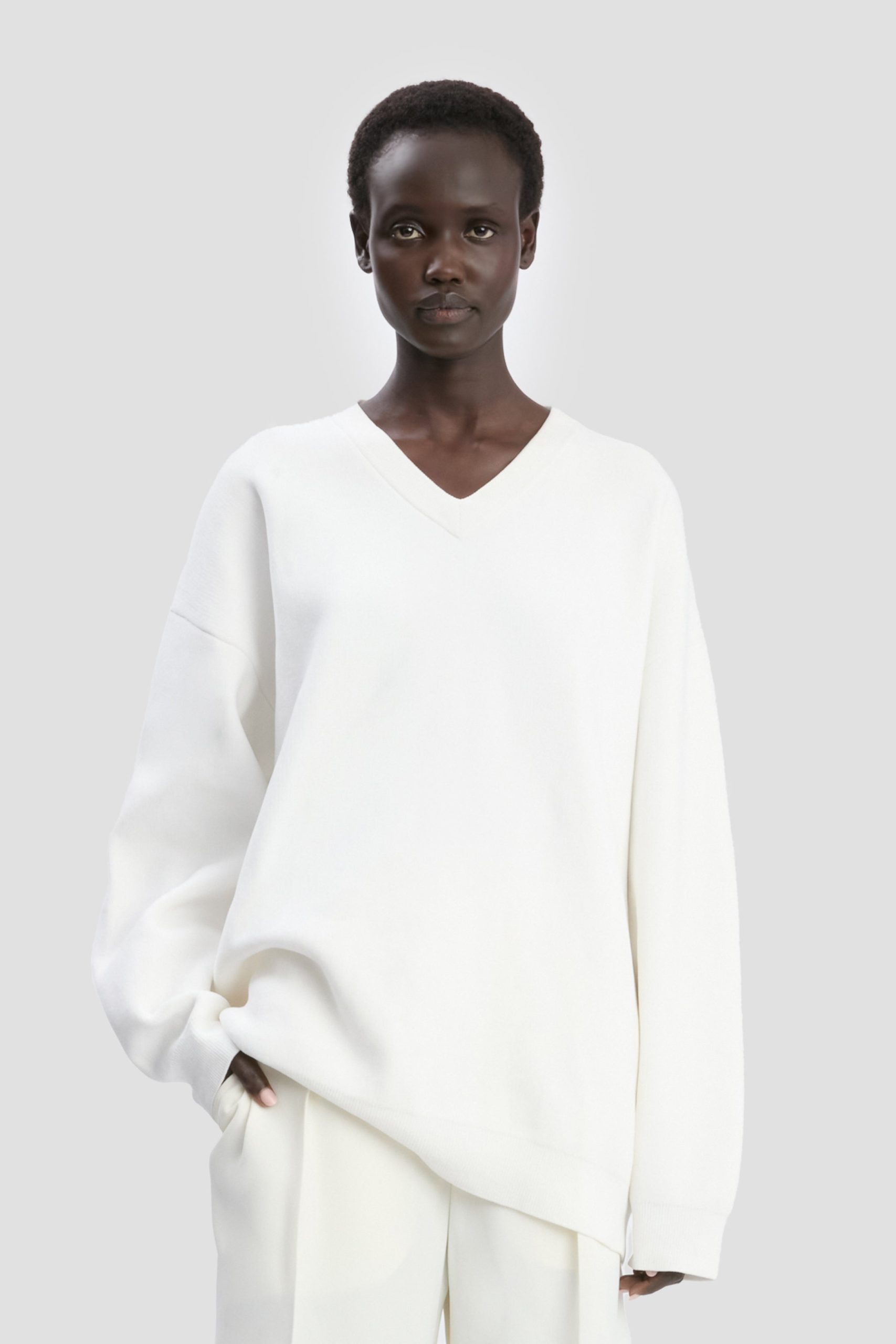 Relaxed Fit V-Neck Jumper In White